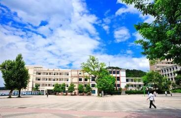 貴陽(yáng)市開陽(yáng)縣第三中學(xué)