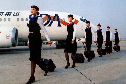 貴州航空學(xué)校的空乘專業(yè)費(fèi)用多少？