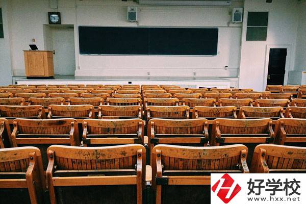 湖南醫(yī)藥中專(zhuān)學(xué)校主要專(zhuān)業(yè)有哪些？就業(yè)優(yōu)勢(shì)有哪些？