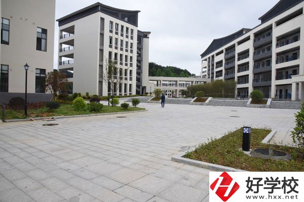 新晃侗族自治縣職業(yè)中等專業(yè)學(xué)校好不好？