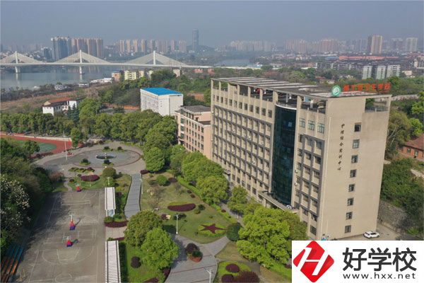 衡陽的核工業(yè)衛(wèi)生學(xué)校怎么樣？可以學(xué)哪些專業(yè)？