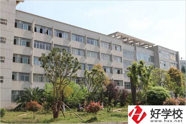 邵陽(yáng)職業(yè)技術(shù)學(xué)院是大專(zhuān)嗎？有沒(méi)有中職部？
