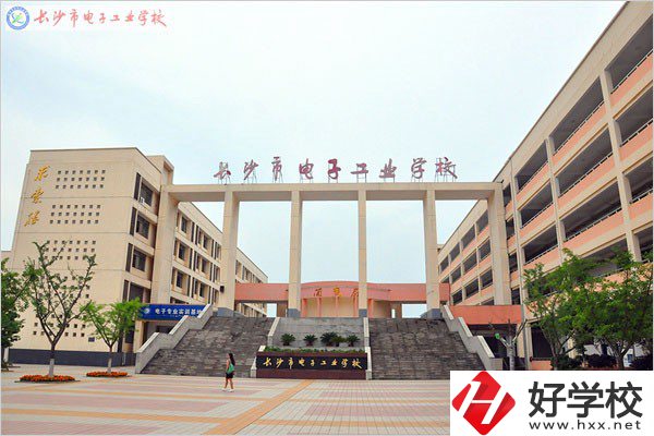 長沙學(xué)費(fèi)便宜的中專有哪些？有什么招生專業(yè)？