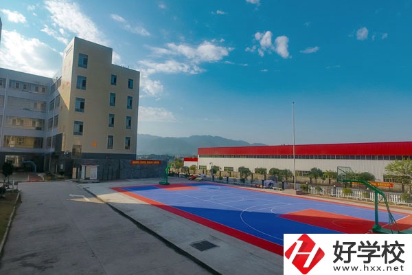 茶陵職業(yè)中等專業(yè)學(xué)校辦學(xué)條件如何？有什么辦學(xué)成果？