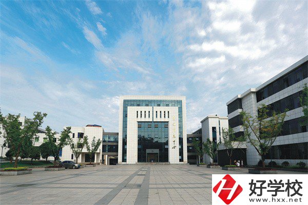 衡陽市高級技工學(xué)校辦學(xué)條件怎么樣？設(shè)施設(shè)備好不好？