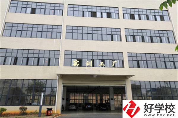 郴州臨武職業(yè)中專有高考班嗎？