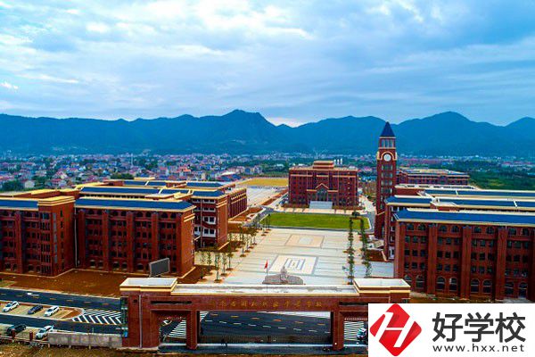 湖南省湘北職業(yè)中專學(xué)校的辦學(xué)規(guī)模怎么樣？