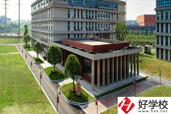 株洲市工業(yè)中等專業(yè)學校教學樓