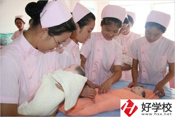 湖南衛(wèi)校最熱門(mén)的專業(yè)是哪個(gè)？?jī)?yōu)缺點(diǎn)是什么？