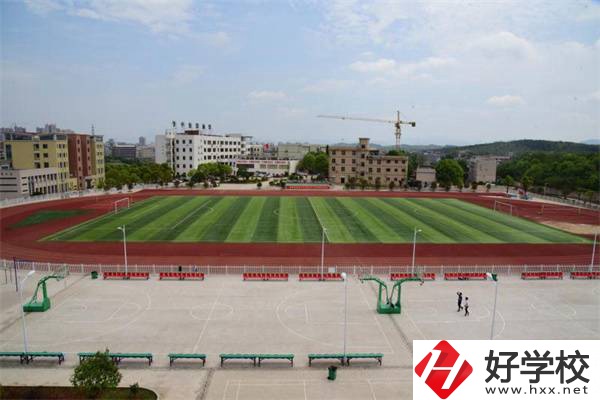 湖南有沒(méi)有招收復(fù)讀生的中專學(xué)校？有哪些招生專業(yè)？