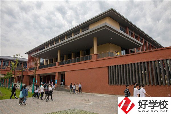常德財經(jīng)學校的辦學條件怎么樣？