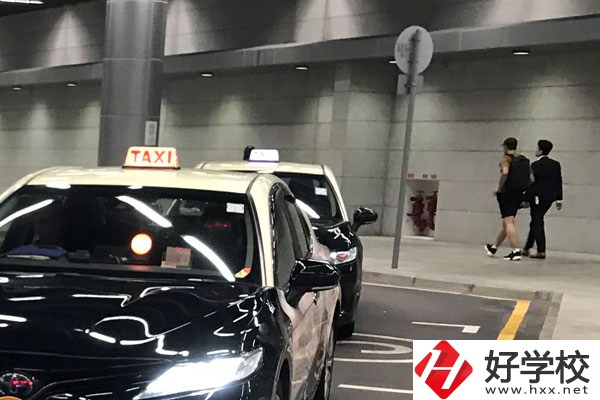 初中畢業(yè)讀婁底工貿(mào)職業(yè)中專，可以學(xué)什么專業(yè)？