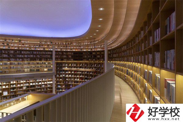 益陽公辦的中專有什么？上中專要考慮哪些問題？