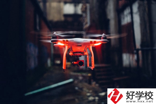 長沙航天學(xué)校飛行器制造專業(yè)值得選擇嗎？