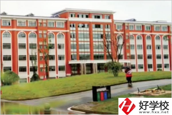 湖南醫(yī)藥職業(yè)中專有哪些招生專業(yè)？報考要求是什么？