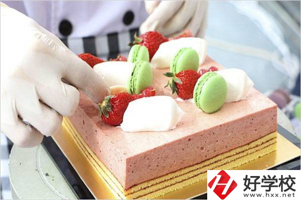 在湖南女生讀技校學(xué)什么專業(yè)最吃香？就業(yè)前景怎么樣？
