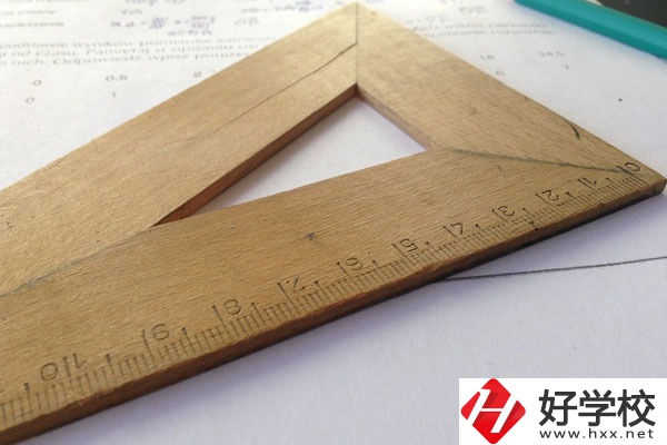 懷化市工業(yè)中等專(zhuān)業(yè)學(xué)校好不好？宿舍怎么樣？
