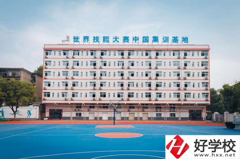 長沙建筑工程學(xué)校值不值得報(bào)考？從三個(gè)方面進(jìn)行分析