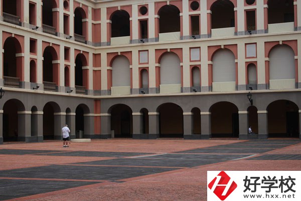 宜章縣中等職業(yè)技術(shù)學校好不好？讀了有出息嗎？