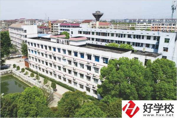 益陽衛(wèi)生職業(yè)技術學校怎么樣？是公辦還是民辦？
