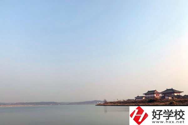 張家界汽修技校實(shí)力如何？學(xué)校生活環(huán)境怎么樣？