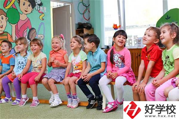 在湖南想當老師可以學哪些專業(yè)？需要考證嗎？