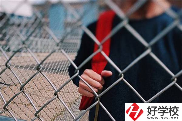 在湖南讀高中和讀職高有什么不同？職高生有什么優(yōu)勢？
