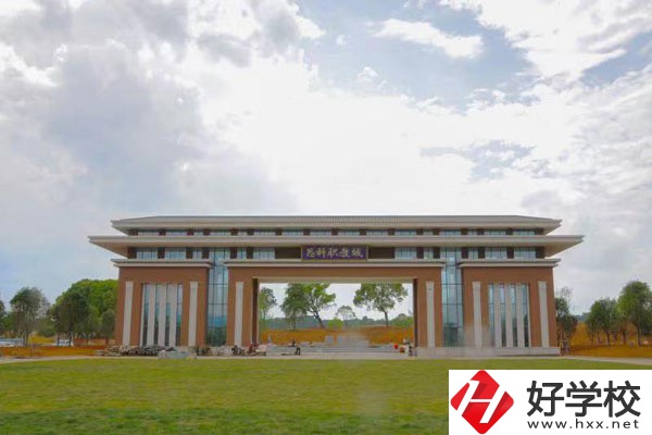 郴州哪所中專有護(hù)理專業(yè)？護(hù)理專業(yè)畢業(yè)好就業(yè)嗎？