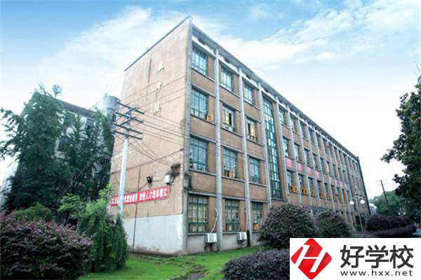 湘潭交通職業(yè)學(xué)校是公辦嗎？學(xué)費(fèi)是多少？
