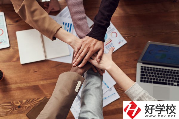 在長沙讀技校學(xué)數(shù)控技術(shù)專業(yè)，就業(yè)前景怎么樣?