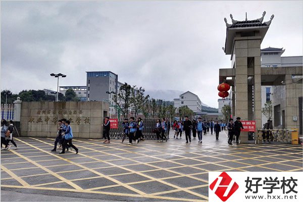 懷化市靖州縣職業(yè)中專學校怎么樣？