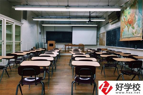 哪里有湖南重點(diǎn)中專學(xué)校的名單？重點(diǎn)學(xué)校好進(jìn)嗎？