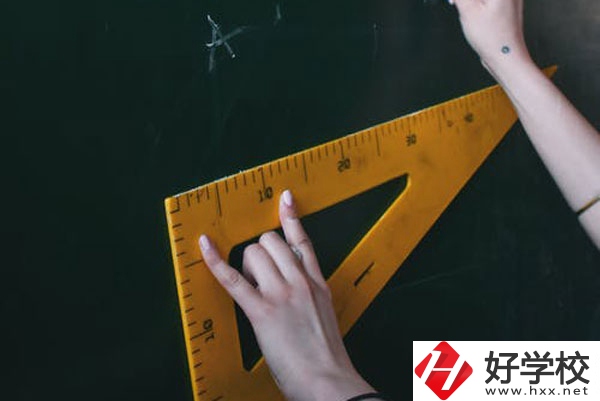 郴州市第一職業(yè)中專的學(xué)費(fèi)多少錢？值得讀嗎？