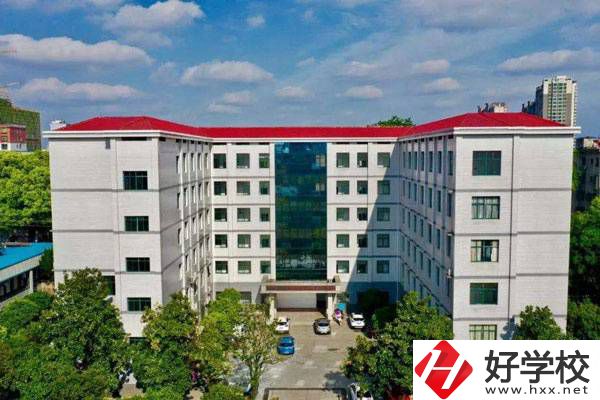 耒陽有師范學(xué)校嗎？師范專業(yè)好就業(yè)嗎？