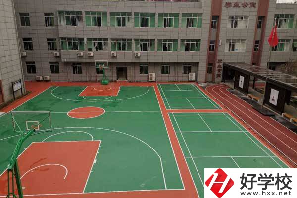 長沙康明職業(yè)中專學(xué)校環(huán)境怎么樣？有哪些專業(yè)？