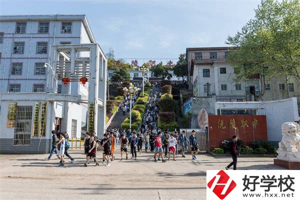 懷化有可以考大學(xué)的中職學(xué)校嗎？哪所升學(xué)情況比較好？