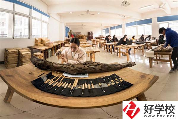 湘西有學(xué)習(xí)中西面點的學(xué)校嗎？專業(yè)好就業(yè)嗎？