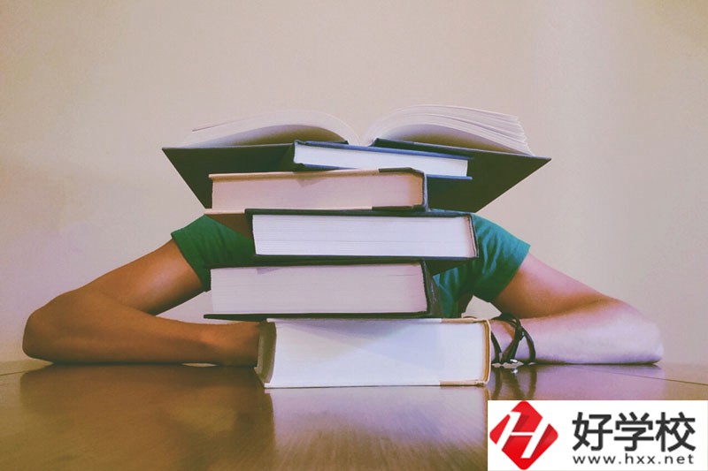 如何選擇一個(gè)適合自己的懷化中專學(xué)校？