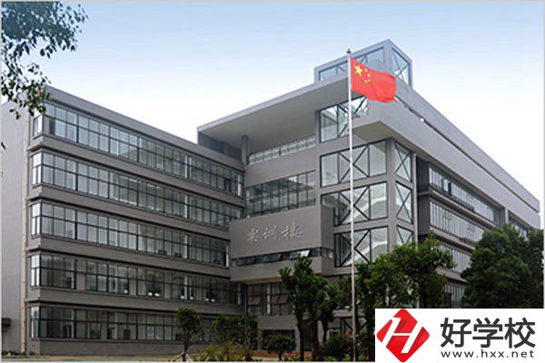 在湘潭，有哪些技校是公辦的？