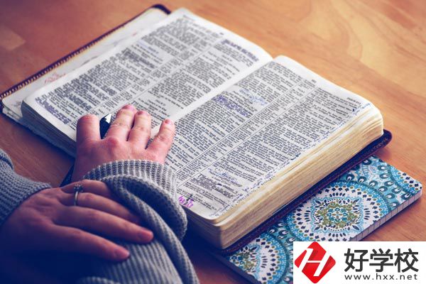 株洲軌道交通職業(yè)學(xué)校有哪些熱門(mén)專(zhuān)業(yè)？
