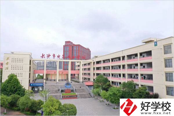 長沙電子工業(yè)學(xué)校的學(xué)生能升學(xué)嗎？學(xué)費要多少？