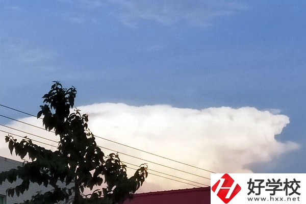 漣源市工貿職業(yè)中等專業(yè)學校專業(yè)就業(yè)前景怎么樣？