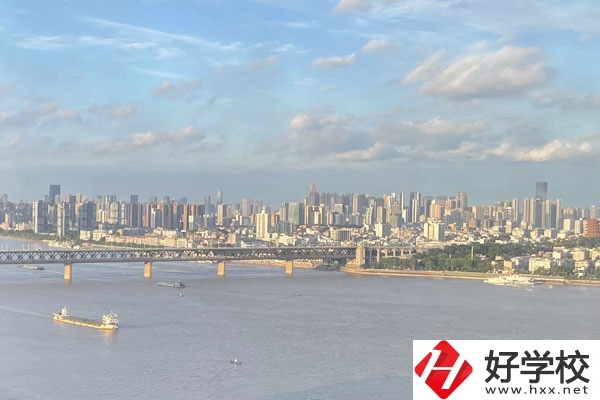 株洲海事職業(yè)學(xué)校的船舶水手與機(jī)工專業(yè)怎么樣？