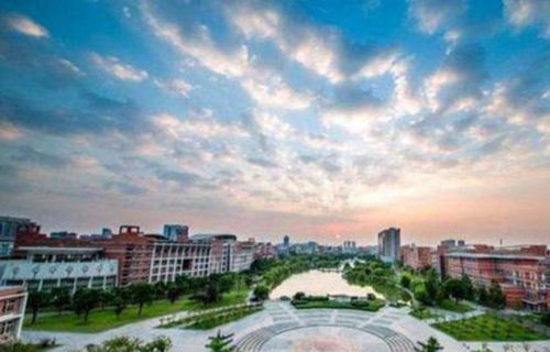 山東航空乘務(wù)學校