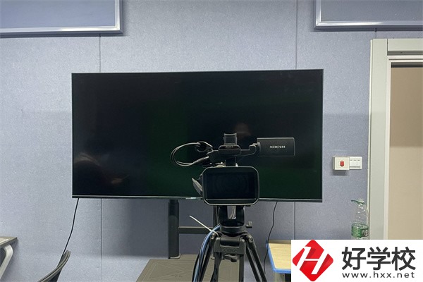 株洲英泰職校是中專嗎？學(xué)費需要多少？