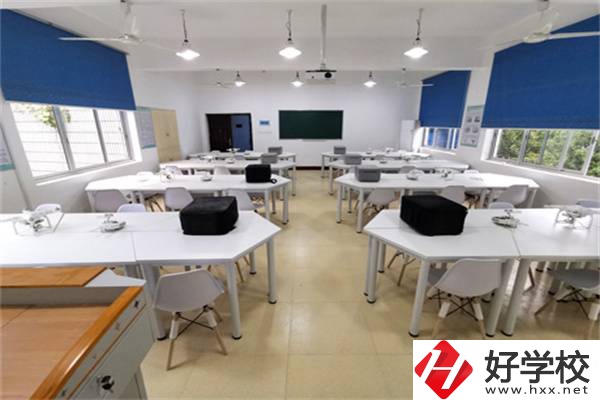 去湘潭鐵路工程學(xué)校怎么乘車？要帶什么資料？