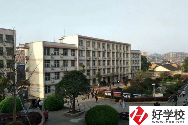 湖南有學(xué)服裝設(shè)計(jì)與工藝專業(yè)的職校嗎？就業(yè)情況如何？