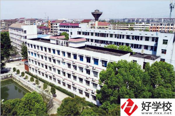益陽市衛(wèi)生職業(yè)技術(shù)學?；A(chǔ)設(shè)施怎么樣？位置在哪？