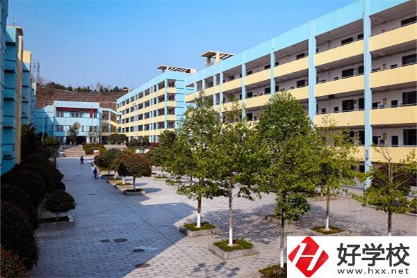 長沙財經(jīng)學(xué)校怎么樣？學(xué)費(fèi)貴不貴？