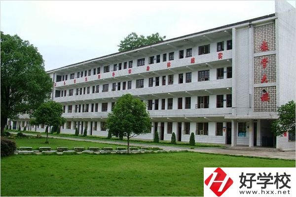 長沙開福區(qū)共有幾所中職學(xué)校？有沒有公辦的？